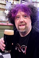 Simon likes beer